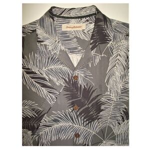TOMMY BAHAMA 100% SILK, Gray Palm Fronds Floral Hawaiian Shirt